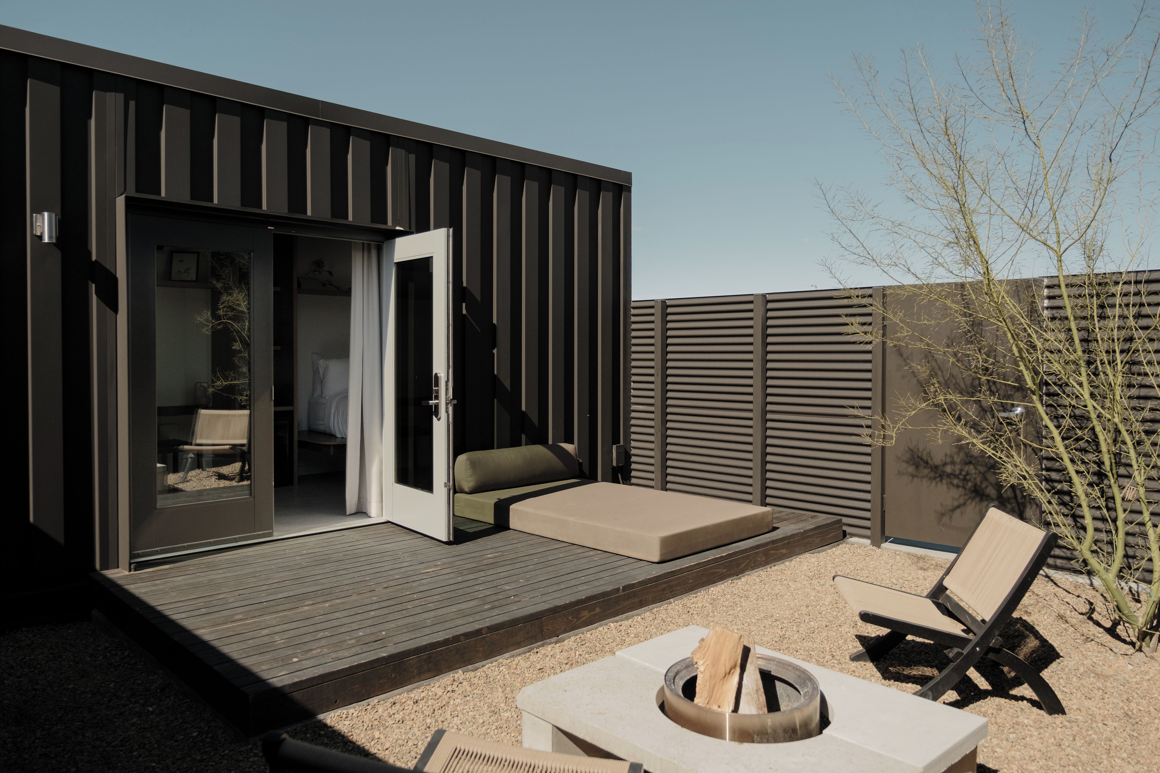 Moonlit Patio Queen | Sengetøy av topp kvalitet, skrivebord og skrivebord for bærbar PC