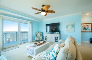 Smart-TV, Tischfußball, Tischtennisplatte, Bücher