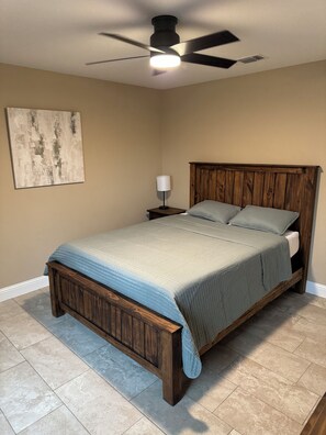 4 bedrooms, iron/ironing board, free WiFi, bed sheets