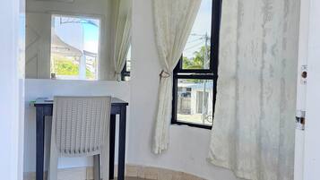 Firemannsrom – familie, 1 soverom | Skrivebord og wi-fi (inkludert)