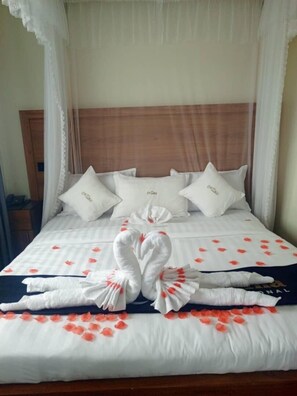 Deluxe-Zimmer, Balkon, Hügelblick