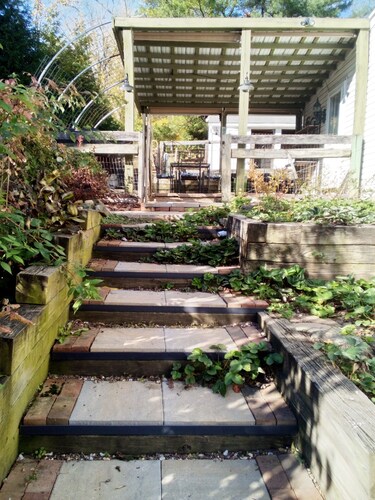 Charming 2-bedroom farmette in wonderful Kennett Square with WiFi, AC