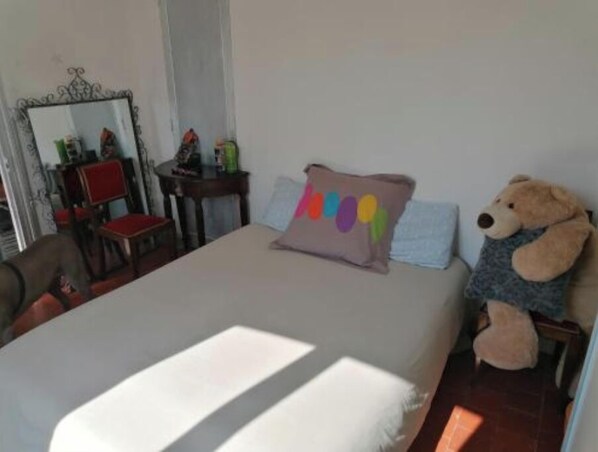 2 bedrooms, WiFi, bed sheets