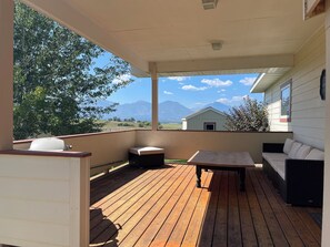 Terrace/patio - The Guesthouse - on 3.5 acres in Corvallis, MT (Corvallis)