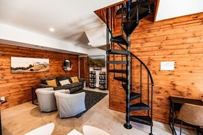 TV, DVD player, foosball - Spring Dates Available • Private Pond Cabin • Firepit • Kayaks • Hammock • Games (Fannin County)