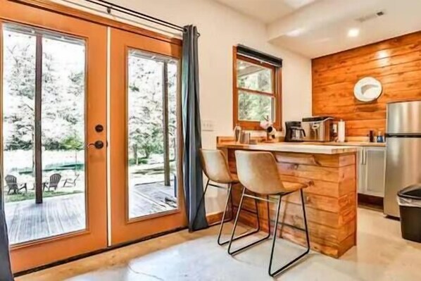 冰箱、微波炉、烤箱、炉灶