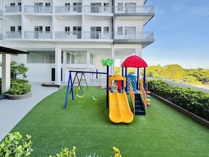 Children's area - Relaxing Studio with Balcony and Pool Access (Iloilo City)