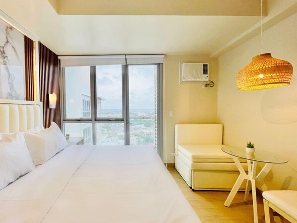 Iron/ironing board, bed sheets, wheelchair access - Find Your Relaxing City Escape at The Palladium (Iloilo City)
