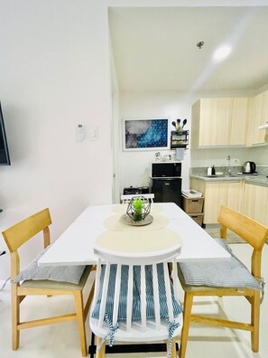 Dining - Cozy Studio with Balcony at WV Towers (Iloilo City)