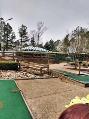 Property grounds - KING'S CREEK (Williamsburg)