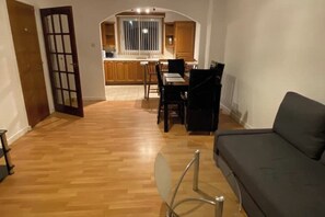 Living area - 3 bedroom home- inverkeithing (Inverkeithing)