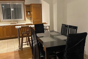 Dining - 3 bedroom home- inverkeithing (Inverkeithing)