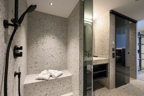 Double Room | In-room safe, blackout curtains, soundproofing, free WiFi - Boutique Hotel Edelweiss (Sankt Anton am Arlberg)