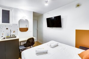 熨斗/熨衣板、WiFi、床单