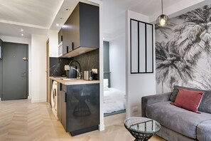 1 habitación, tabla de planchar con plancha, wifi y ropa de cama 