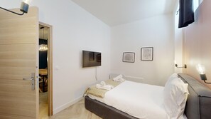 2 bedrooms, iron/ironing board, Internet, bed sheets - TBS 51 - Spacious and modern duplex apartment (Paris)