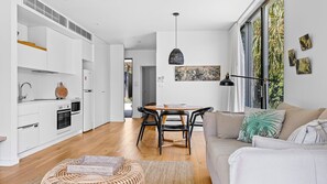 Smart TV, fireplace - Privately Managed Golf View - Bangalay Villas (Shoalhaven Heads)