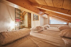 4 bedrooms, WiFi, bed sheets