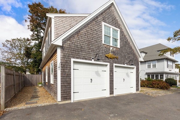 Exterior. This is a 2 level unit. The bedrooms are located on the 2nd floor.
