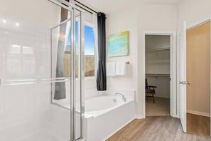 Hair dryer, towels - Leisure & Laughter: Pool, Game Room & Golf Getaway Colibri (Indio)