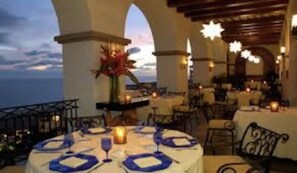 Outdoor banquet area - NEW! PUEBLO BONITO SUNSET Suite (private hot tub on patio)t (Cabo San Lucas)