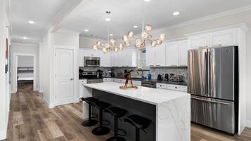 Family House, Lake View | Private kitchen | Electric kettle