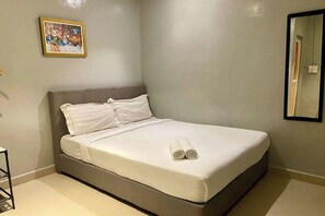 In-room safe, desk, free WiFi, bed sheets