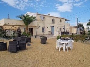 하우스 | 야외 식당