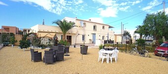 2bedrooms - 2bathrooms - Saltwater Pool - Parking