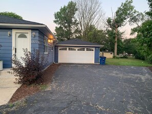 Exterior - Caitlin's Cottage - Peaceful 2BR Retreat in North Marion (Marion)