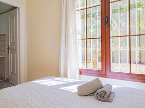 6 chambres, fer et planche à repasser, Wi-Fi gratuit, draps fournis