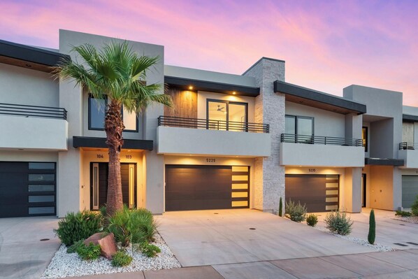 Exterior - ATV Friendly, 14 Guests, Hot tub, Hurricane UT (Hurricane)