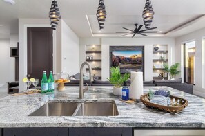 Interior - ATV Friendly, 14 Guests, Hot tub, Hurricane UT (Hurricane)