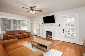 Living area - Ideal Ardmore Location;Game Room;Hot Tub;BoHo Chic (Winston-Salem)