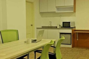 Private kitchen - Hotel Primera Suite Cyberjaya (Cyberjaya)