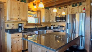 Fridge, microwave, oven, stovetop - BRAND NEW! True Log Cabin! Mountain Views, Hot Tub, Game Room, 4bdr, sleeps 12. (Gatlinburg)
