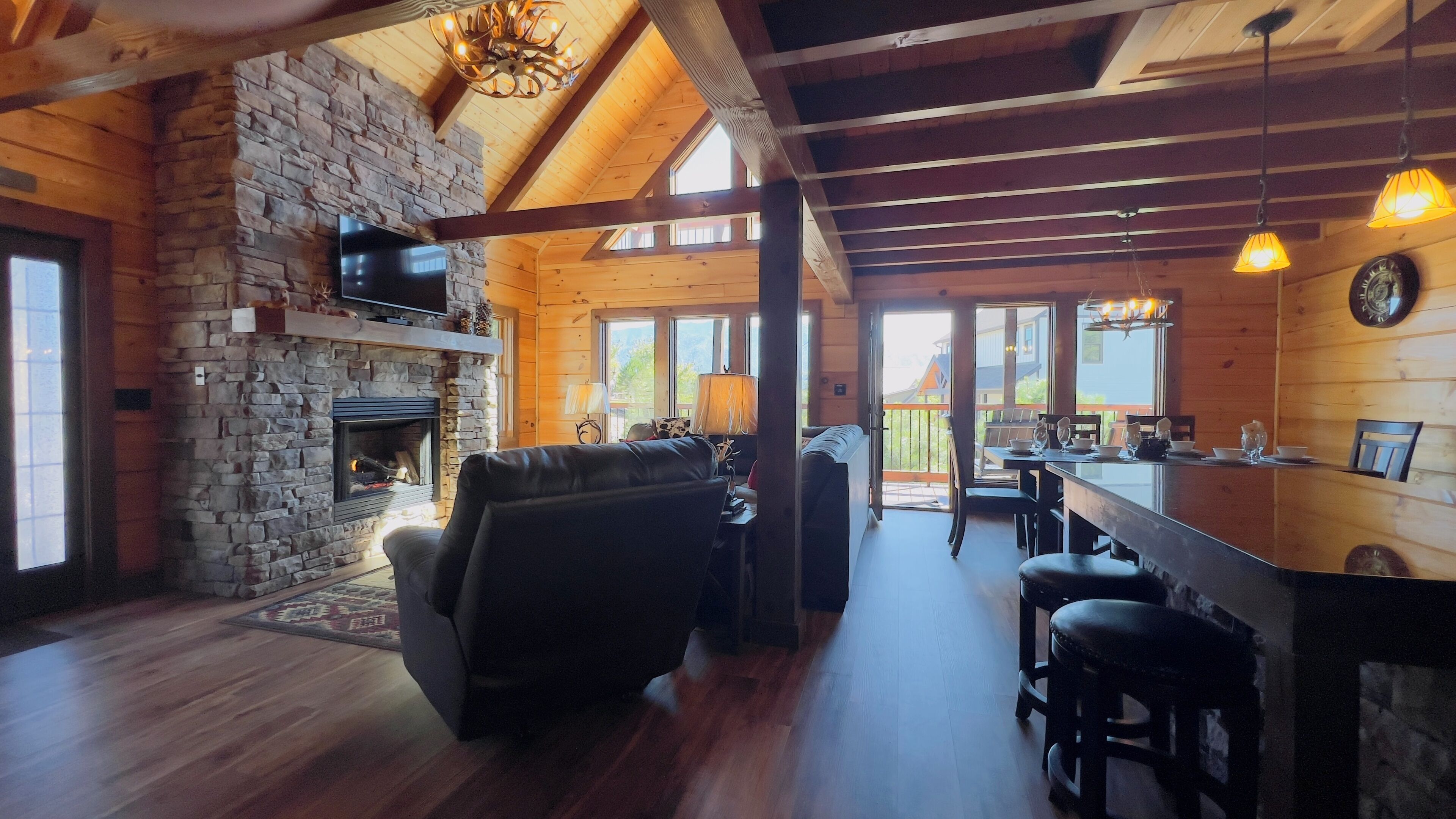 智能电视、壁炉、电子游戏