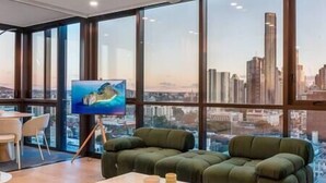Living area - Utopia City Oasis Exquisite Urban Retreat, City Oasis Exquisite Urban Retreat (Fortitude Valley)