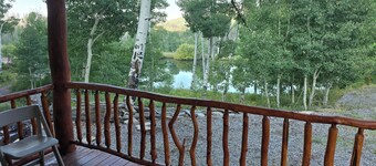 Lake Log Cabin Getaway