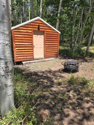 Log Sleeping Cabin West