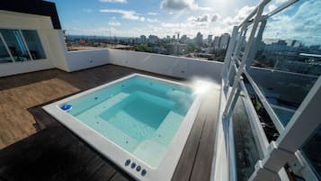 Comfort Apartment, 3 Bedrooms, Kitchen, City View | Terrace/patio