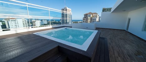 Comfort Apartment, 3 Bedrooms, Kitchen, City View | Terrace/patio