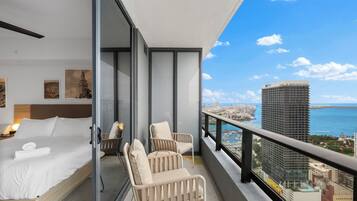 Luxury Studio Suite, City View | Balcony