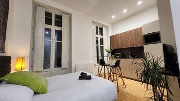 1 chambre, fer et planche Ă  repasser, Wi-Fi, draps fournis