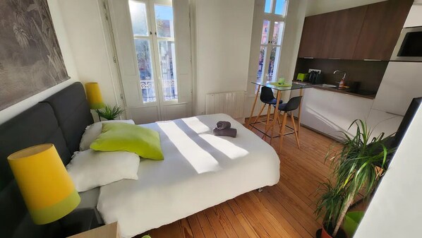1 chambre, fer et planche à repasser, Wi-Fi, draps fournis