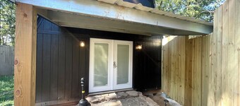 Charming barn with 1 bedroom and AC, WiFi in beautiful Brookhaven