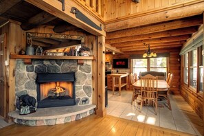 Interior - Pocono Wellness Retreat: Sauna • Hot Tub • Movie Theater • Fire Pit (Canadensis)
