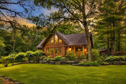 Pocono Nordic Cabin Spa Retreat: Sauna, Cold Plunge, Hot Tub, Theater, Fire Pit.