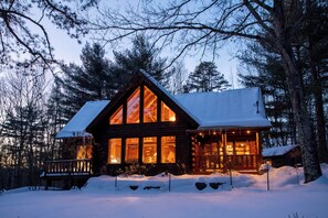 Exterior - Pocono Wellness Retreat: Sauna • Hot Tub • Movie Theater • Fire Pit (Canadensis)