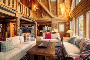 Smart TV y chimenea 